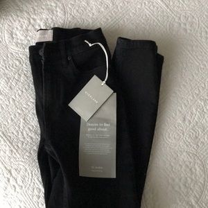 Everlane High Rise Skinny Jean (Black)